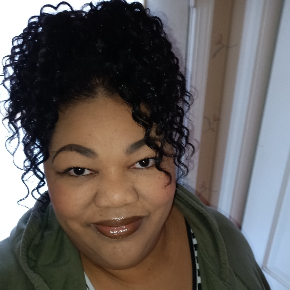Meet your Posher, Ramona